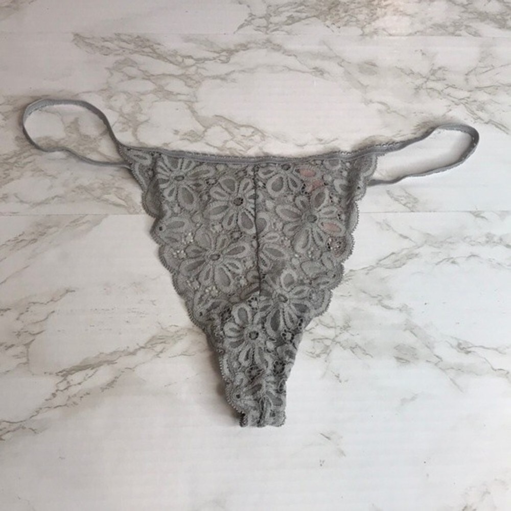 Victoria’s Secret sexy lace v string thong panty size medium
